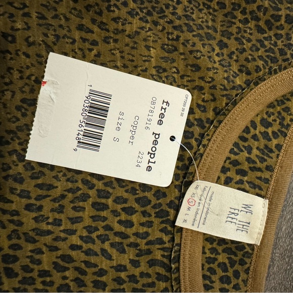 Free People We The Free Size Small Clare Animal Printed Leopard Cheetah T-Shirt - Picture 10 of 14